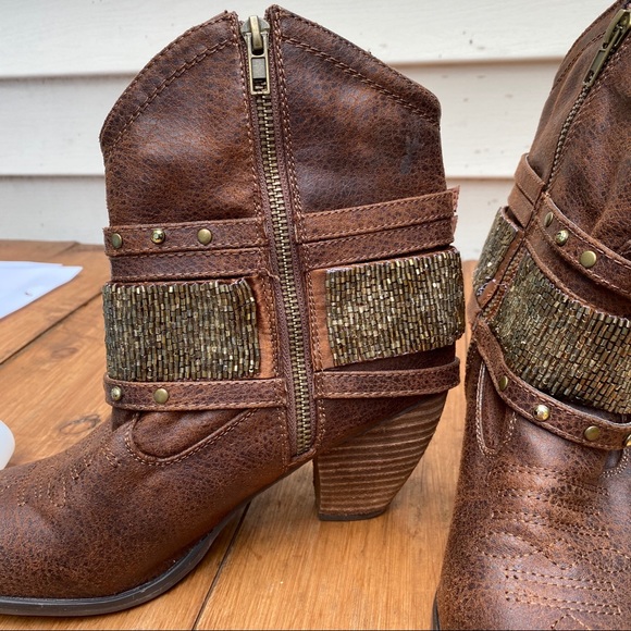SOLD ⭐️Not rated beaded cowboy style booties 9 - Picture 9 of 12